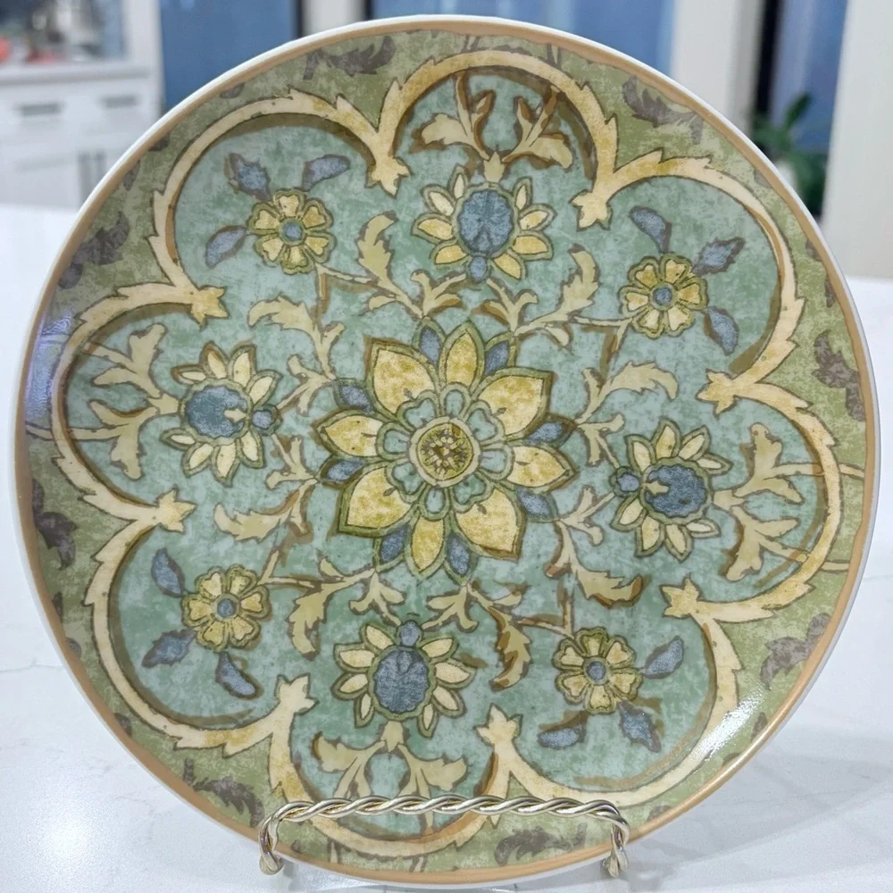 Pottery Barn Holiday Salad Luncheon Desert Plate 7,5”diameter blue green gold
